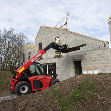 Jak przygotować plac budowy pod ładowarkę teleskopową?